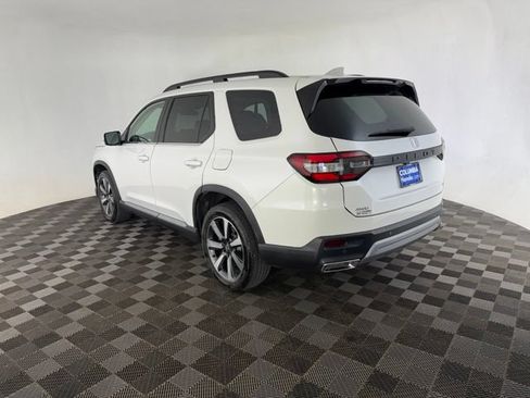Used 2023 Honda Pilot Elite image 7