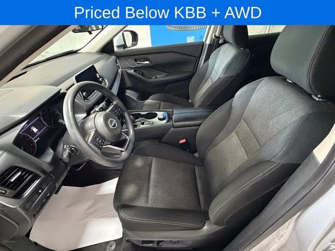 Used 2024 Nissan Rogue SV AWD/4WD image 9