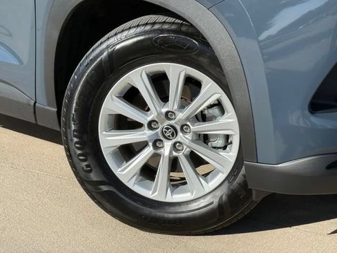 Used 2026 Toyota Grand Highlander FWD image 2