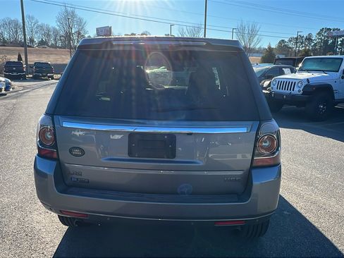 Used 2013 Land Rover LR2 image 9