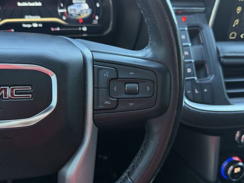 Used 2022 GMC Yukon XL SLT w/ SLT Luxury Package image 48