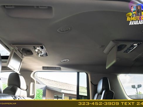 Used 2019 Cadillac Escalade ESV Luxury AWD/4WD image 17