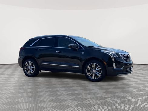 Used 2025 Cadillac XT5 Premium Luxury AWD/4WD image 2