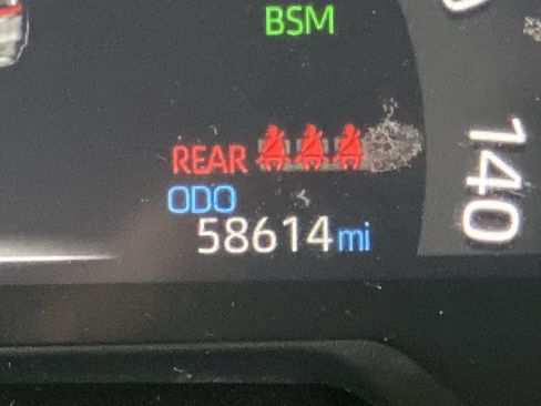 Used 2019 Toyota RAV4 XSE w/ XSE Weather Package AWD/4WD image 18
