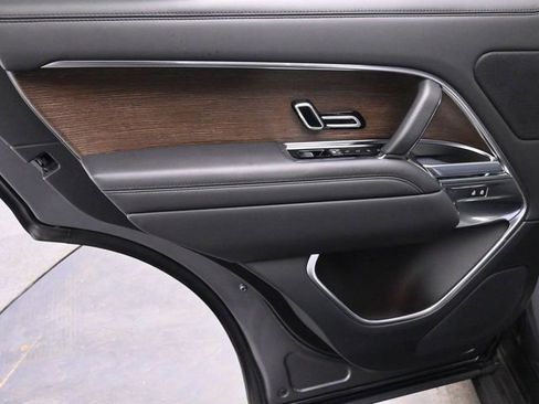 Used 2024 Land Rover Range Rover SE image 13