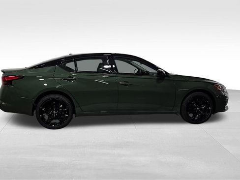 New 2026 Nissan Altima 2.5 SR AWD/4WD image 7