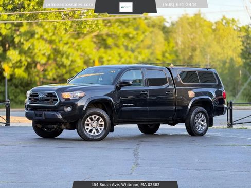 Used 2018 Toyota Tacoma SR5 AWD/4WD image 1