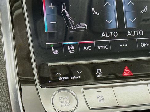 Used 2020 Audi Q7 3.0T Prestige w/ Prestige Package AWD/4WD image 23