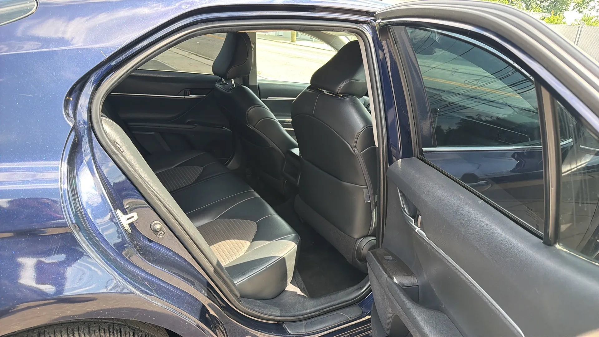 Used 2021 Toyota Camry SE FWD image 26
