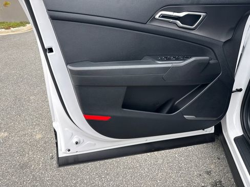 New 2026 Kia Sportage LX image 11