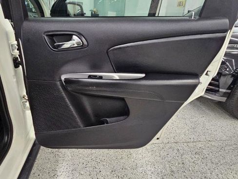 Used 2018 Dodge Journey SE w/ Connectivity Group FWD image 28