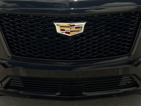 Used 2025 Cadillac Escalade ESV Sport Platinum AWD/4WD image 17