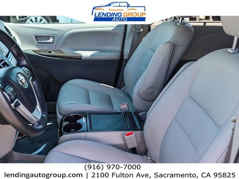 Used 2020 Toyota Sienna XLE Premium image 16