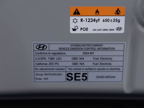 Used 2024 Hyundai Kona Limited FWD image 38