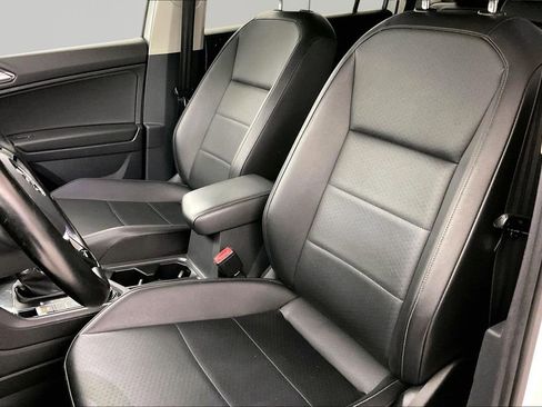 Used 2018 Volkswagen Tiguan SEL AWD/4WD image 19