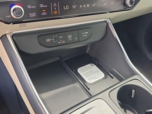 New 2026 Kia Carnival EX FWD image 27