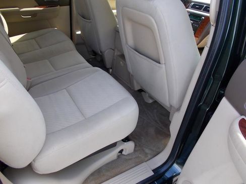 Used 2013 Chevrolet Avalanche LS image 26