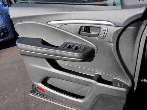 Certified 2022 Honda Passport TrailSport image 32