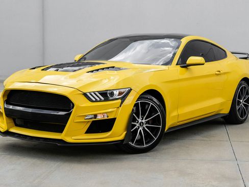 Used 2017 Ford Mustang GT w/ GT Performance Package RWD image 16