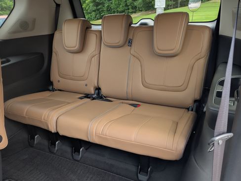 Used 2025 INFINITI QX80 Sensory AWD/4WD image 19