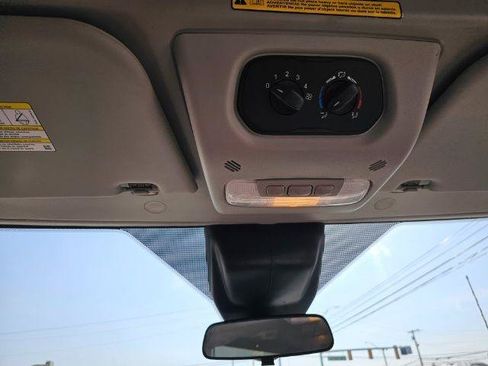 Used 2018 Ford Transit 350 XLT RWD image 21