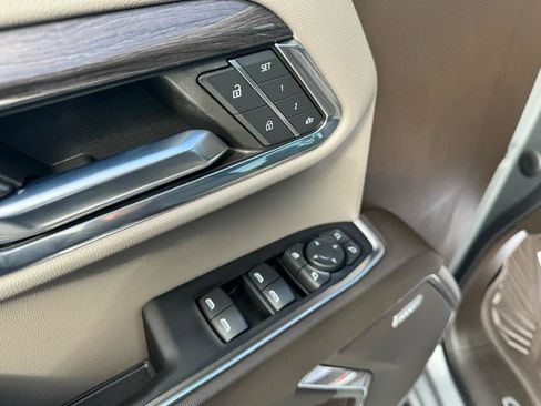 Used 2024 Chevrolet Silverado 1500 LTZ w/ LTZ Premium Package AWD/4WD image 15