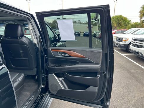 Used 2020 Cadillac Escalade ESV Luxury w/ Escalade Sport Edition image 56