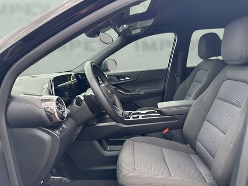 Used 2026 Chevrolet Equinox LT FWD image 9