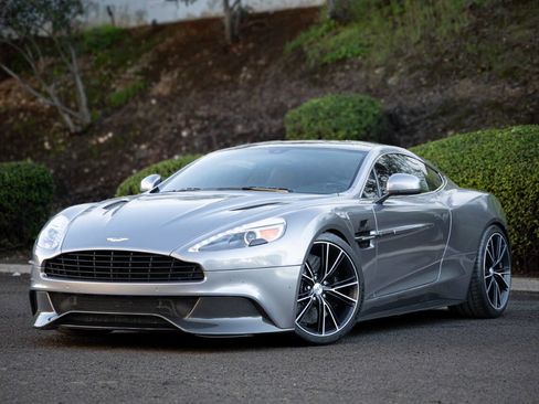 Used 2014 Aston Martin Vanquish Coupe image 3
