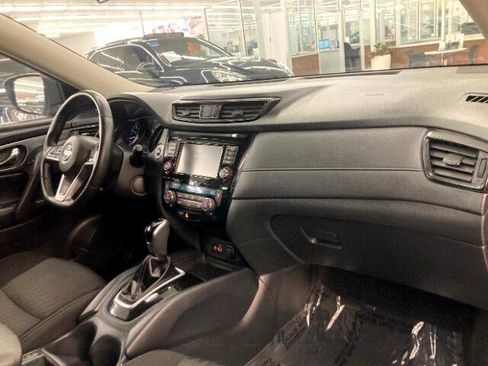 Used 2020 Nissan Rogue SV image 13