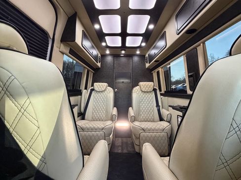 Used 2019 Mercedes-Benz Sprinter 170 image 46