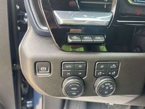 Used 2024 Chevrolet Silverado 1500 High Country w/ High Country Premium Package AWD/4WD image 13