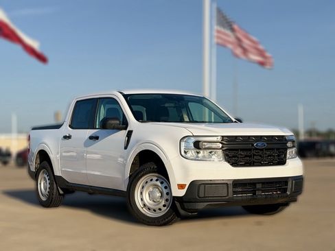 Used 2022 Ford Maverick XL FWD image 2