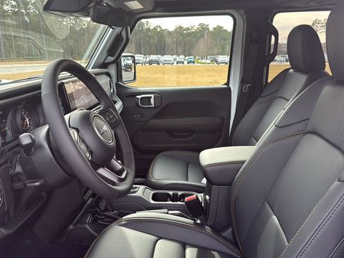 New 2025 Jeep Gladiator High Tide image 14