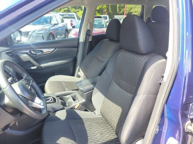 Used 2019 Nissan Rogue S w/ Special Edition Package FWD image 17