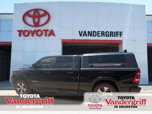 Used 2019 RAM 1500 Laramie AWD/4WD image 1