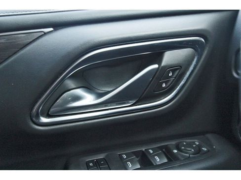 Used 2024 Chevrolet Suburban LT image 15