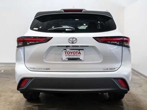 Certified 2026 Toyota Highlander XLE AWD/4WD image 8