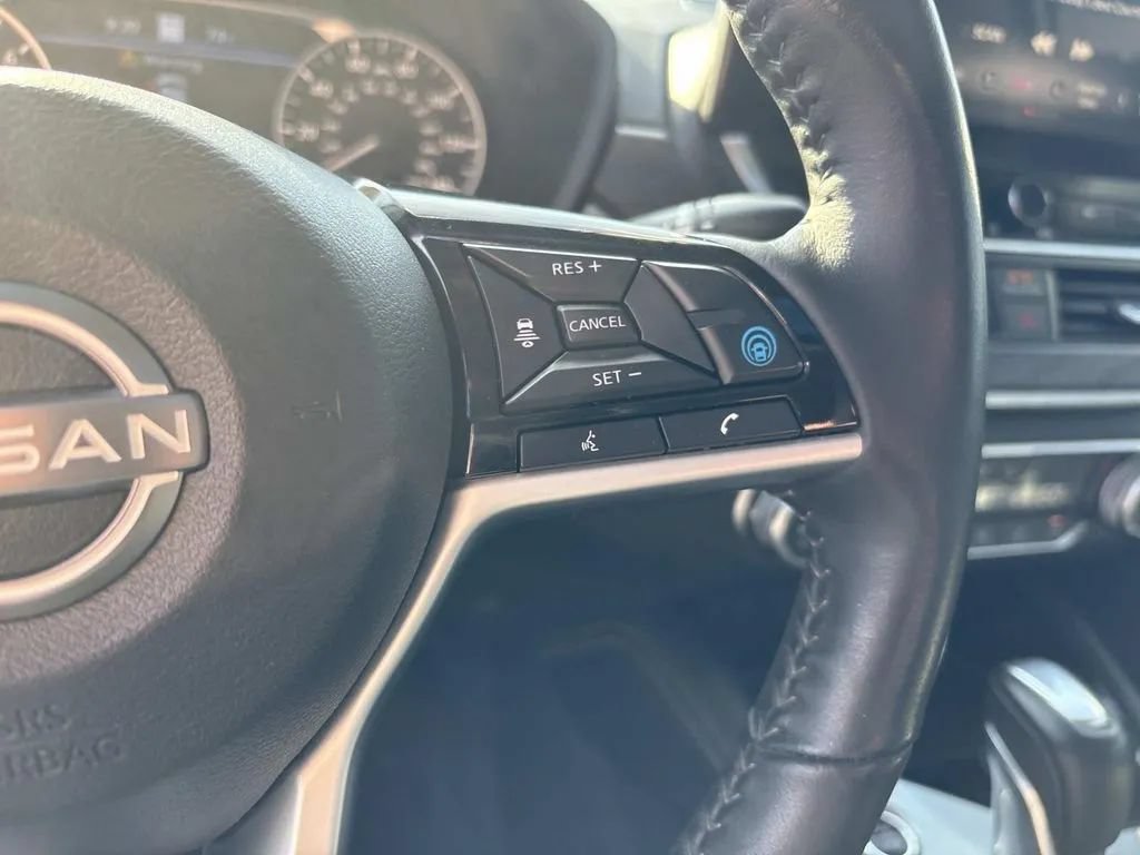Used 2024 Nissan Altima 2.5 SL FWD image 31