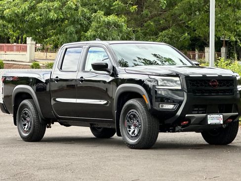 New 2026 Nissan Frontier PRO-4X w/ Tow Package AWD/4WD image 9