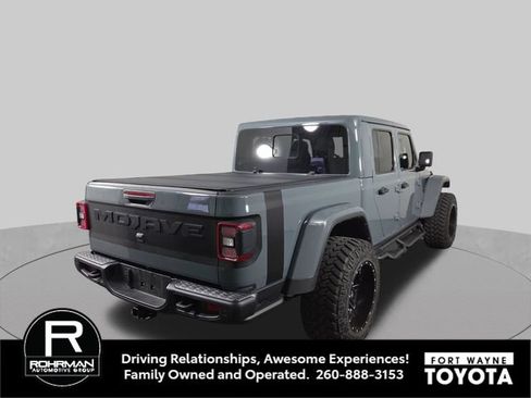 Used 2024 Jeep Gladiator Mojave AWD/4WD image 7