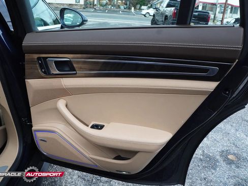 Used 2017 Porsche Panamera 4S image 33