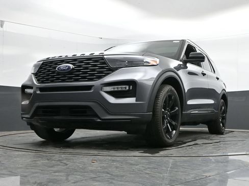 Used 2023 Ford Explorer ST-Line w/ Class IV Trailer Tow Package AWD/4WD image 46