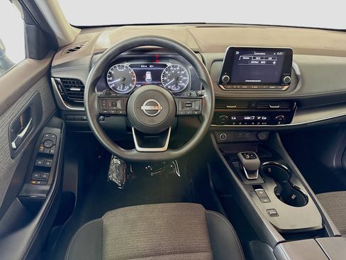 Used 2022 Nissan Rogue SV FWD image 17
