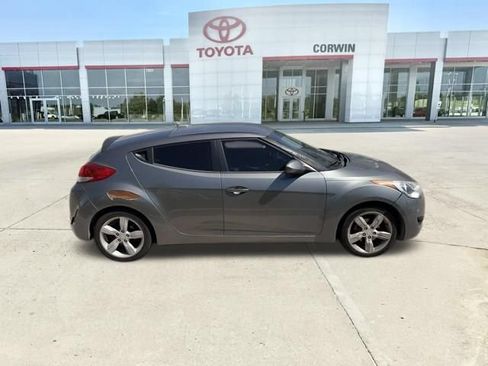Used 2012 Hyundai Veloster FWD image 2