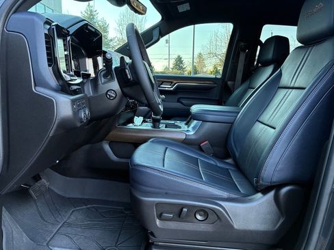 Used 2024 Chevrolet Silverado 1500 High Country w/ Technology Package image 11