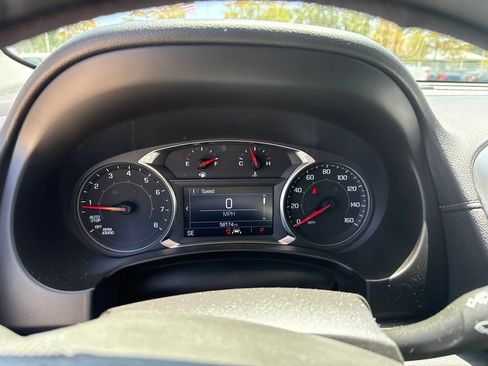 Used 2024 GMC Terrain SLE FWD image 3