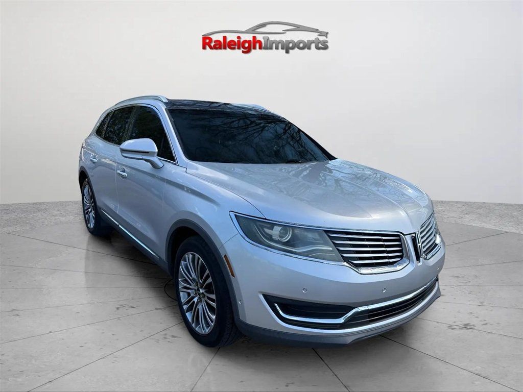 Used 2016 Lincoln MKX Reserve w/ Technology Package AWD/4WD image 4
