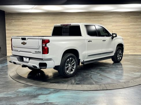 Used 2024 Chevrolet Silverado 1500 High Country w/ Technology Package AWD/4WD image 17
