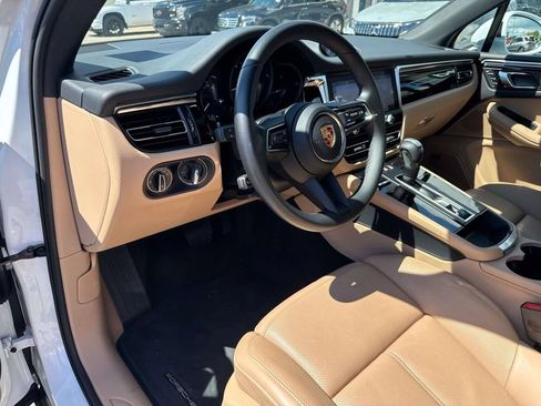 Used 2024 Porsche Macan image 18